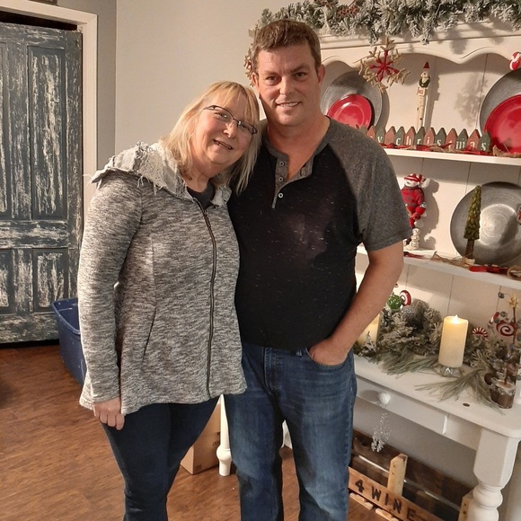 Meet your Posher, Carol - Picture 1 of 1